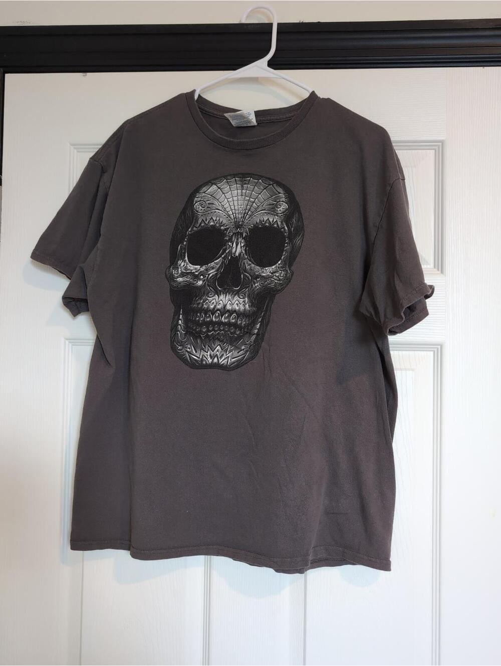 XL gray cotton skull goth emo graphic tshirt